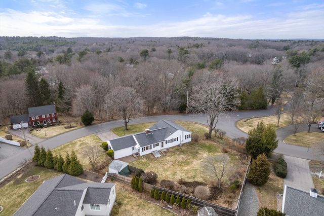 41 Country Ln, Westwood, MA 02090