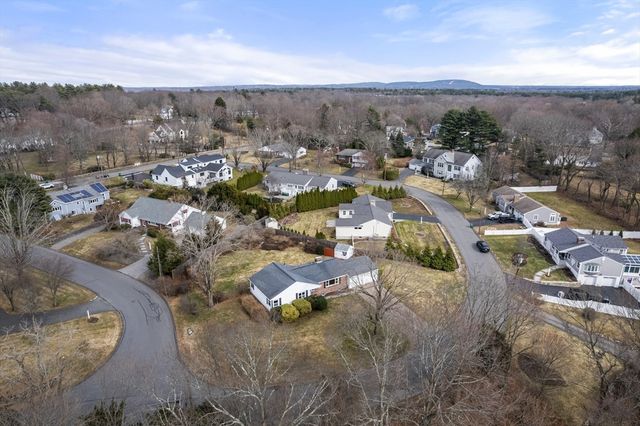 41 Country Ln, Westwood, MA 02090