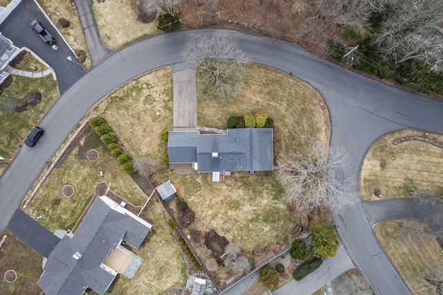 41 Country Ln, Westwood, MA 02090