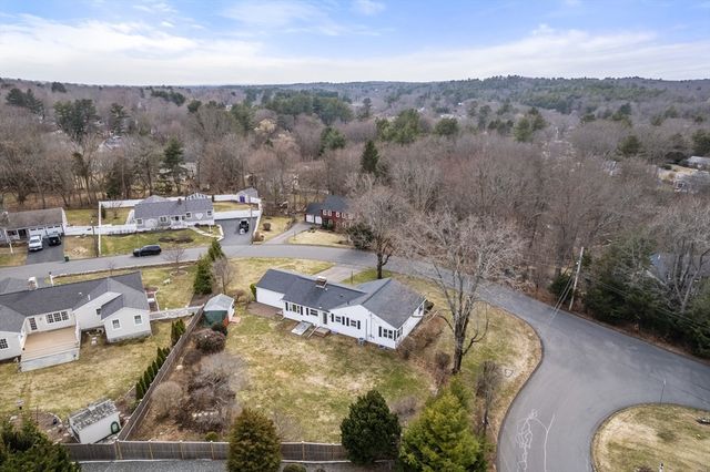 41 Country Ln, Westwood, MA 02090