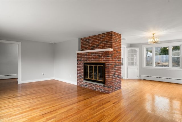 41 Country Ln, Westwood, MA 02090