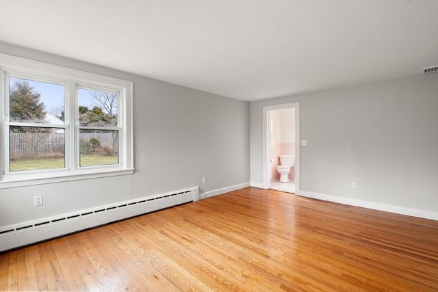 41 Country Ln, Westwood, MA 02090