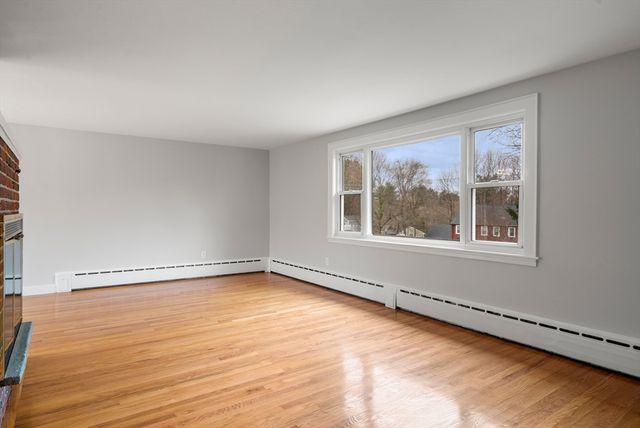 41 Country Ln, Westwood, MA 02090