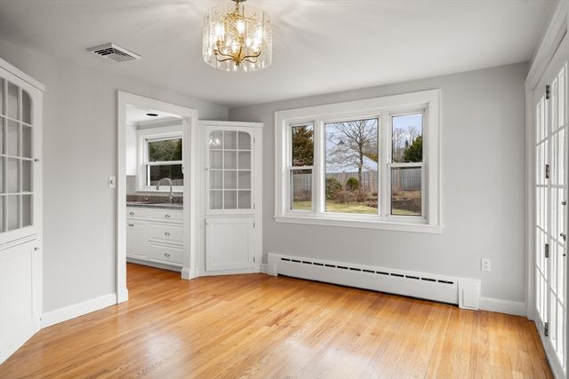 41 Country Ln, Westwood, MA 02090