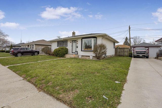 1521 Harmony DRIVE, Racine, WI 53402