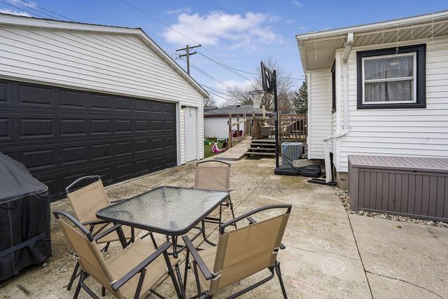 1521 Harmony DRIVE, Racine, WI 53402