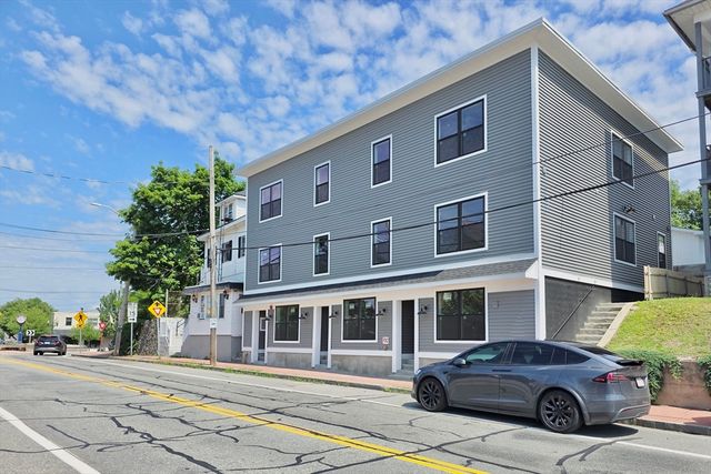 1965-1967 Smith St 2L, North Providence, RI 02911