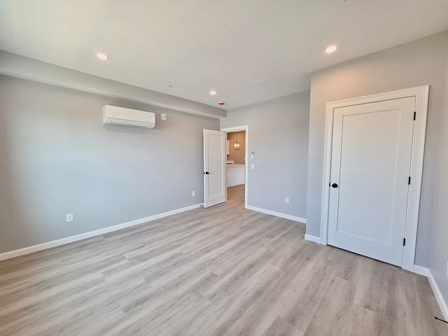 1965-1967 Smith St 2L, North Providence, RI 02911