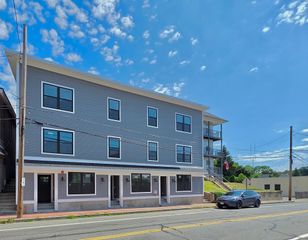 1965-1967 Smith St 2L, North Providence, RI 02911