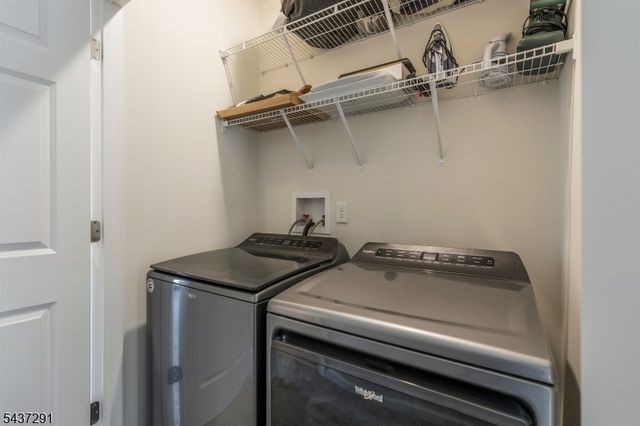 17 Gala Ct, Livingston Twp., NJ 07039