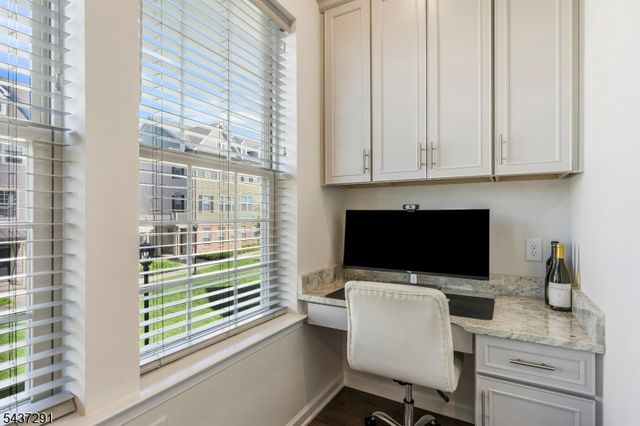 17 Gala Ct, Livingston Twp., NJ 07039