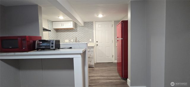 12053 70 Avenue S, Seattle, WA 98178