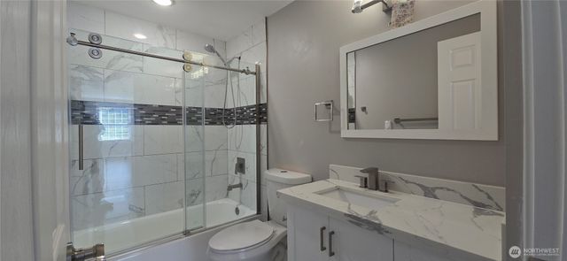 12053 70 Avenue S, Seattle, WA 98178