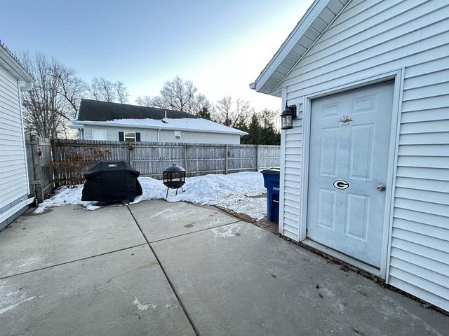 3175 LAKEVIEW DRIVE, Suamico, WI 54173