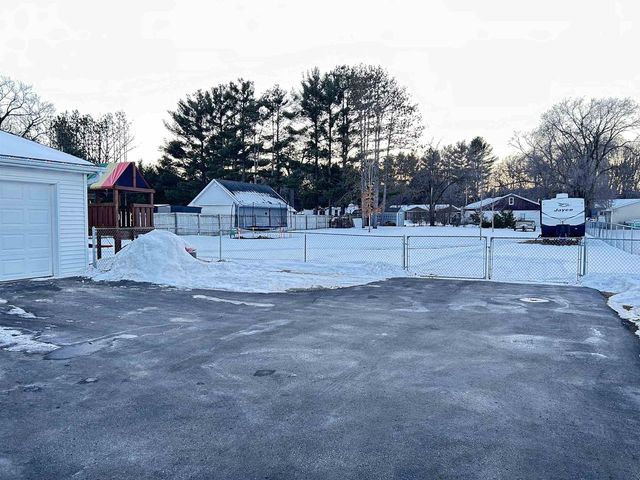 3175 LAKEVIEW DRIVE, Suamico, WI 54173