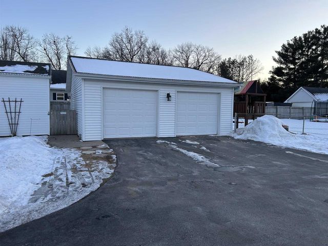 3175 LAKEVIEW DRIVE, Suamico, WI 54173