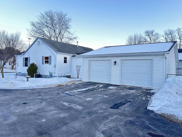 3175 LAKEVIEW DRIVE, Suamico, WI 54173