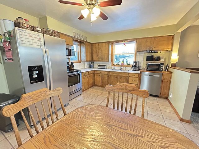 3175 LAKEVIEW DRIVE, Suamico, WI 54173
