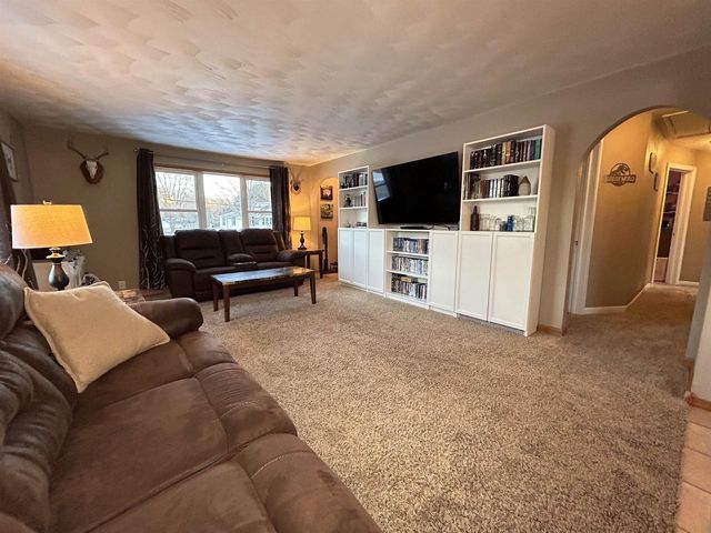 3175 LAKEVIEW DRIVE, Suamico, WI 54173