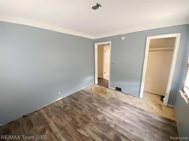 18904 Mallina Street, Grosse Pointe, MI 48236