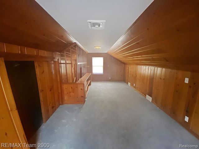 18904 Mallina Street, Grosse Pointe, MI 48236