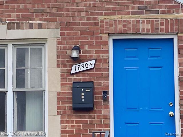 18904 Mallina Street, Grosse Pointe, MI 48236