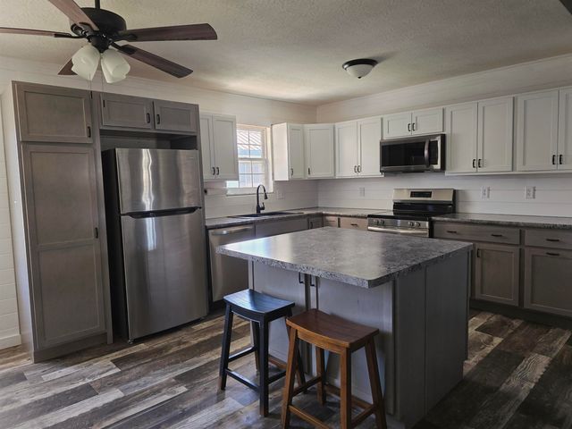 136 Township Road 1366, South Point, OH 45680