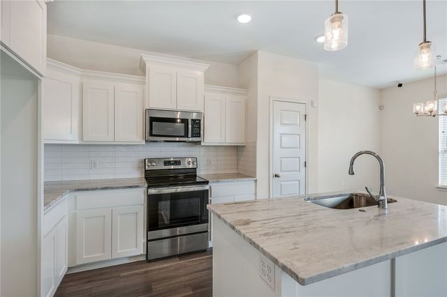 2502 Lightfoot Lane, Bryan, TX 77803