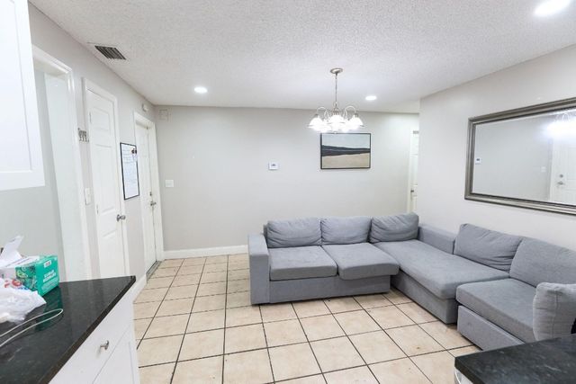 6597 Salem Street, North Lauderdale, FL 33068