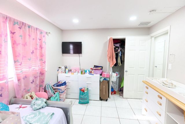 6597 Salem Street, North Lauderdale, FL 33068