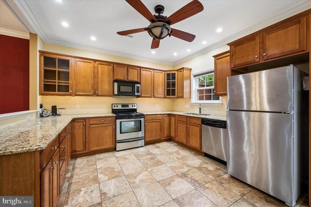 9 E ROBERTS ST, Norristown, PA 19401