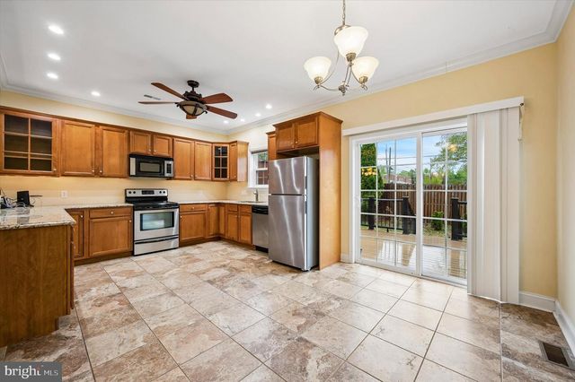 9 E ROBERTS ST, Norristown, PA 19401