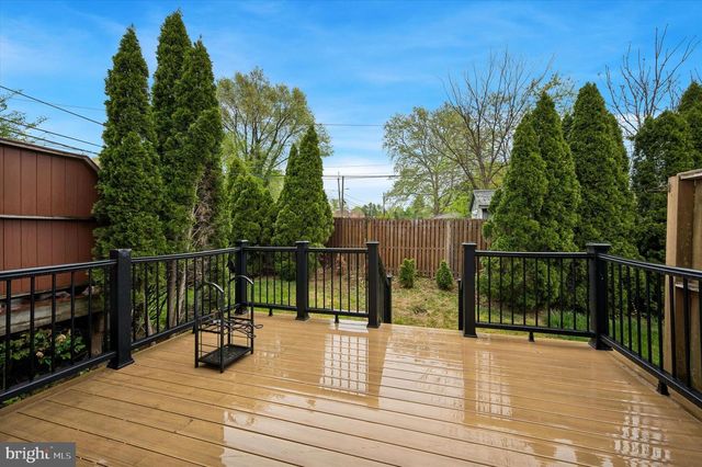 9 E ROBERTS ST, Norristown, PA 19401