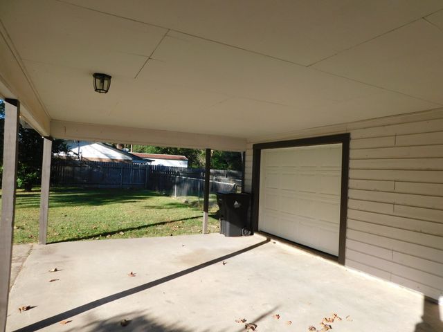 405 SE 8th Street, Springhill, LA 71075