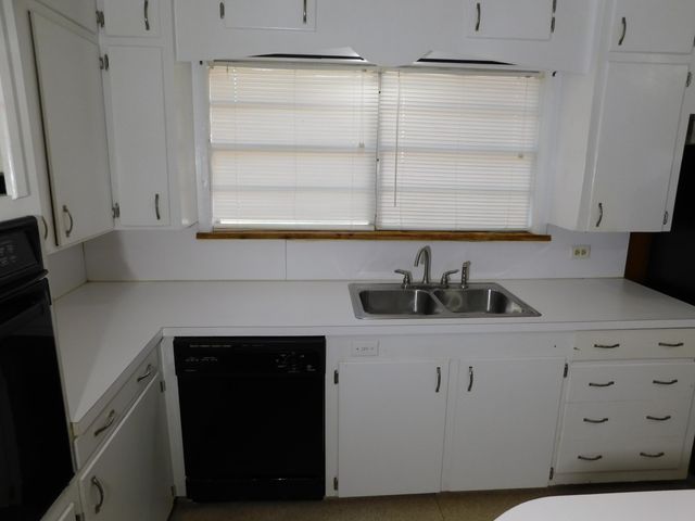 405 SE 8th Street, Springhill, LA 71075