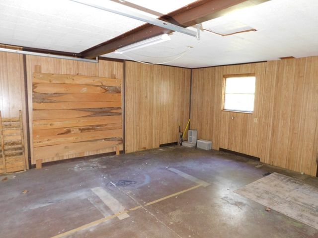 405 SE 8th Street, Springhill, LA 71075