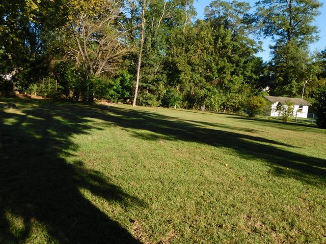 405 SE 8th Street, Springhill, LA 71075