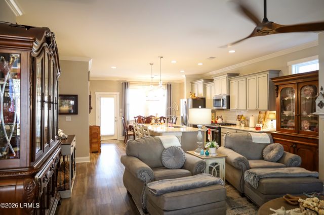 437 Coquinas Lane, Beaufort, SC 29906