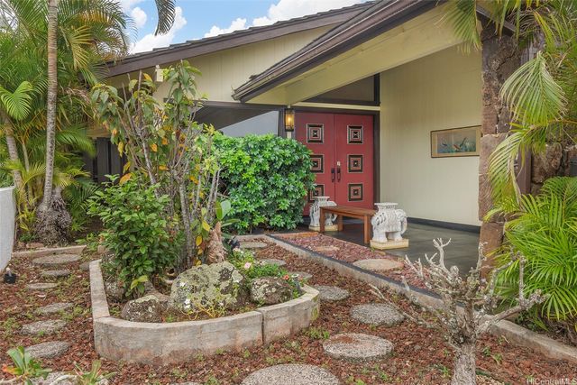 98-1655 Piki Street, Aiea, HI 96701