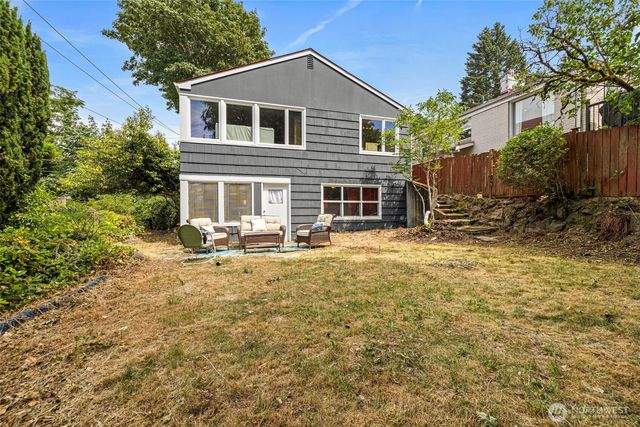 9628 5th Ave NE, Seattle, WA 98115