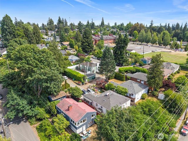 9628 5th Ave NE, Seattle, WA 98115