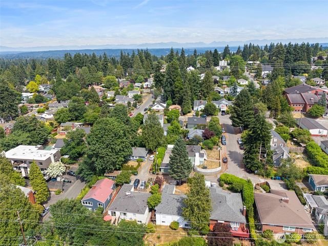 9628 5th Ave NE, Seattle, WA 98115