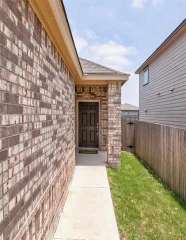 210 Adeline DR, Kyle, TX 78640