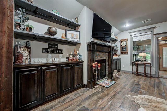 2712 Pebble Creek Street, Moore, OK 73160