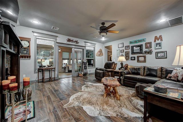 2712 Pebble Creek Street, Moore, OK 73160