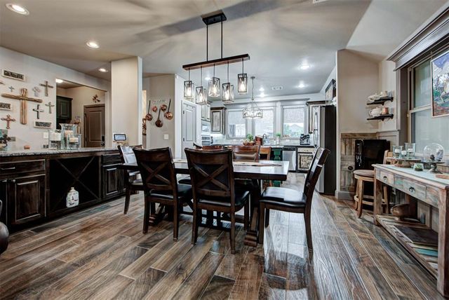 2712 Pebble Creek Street, Moore, OK 73160