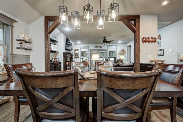 2712 Pebble Creek Street, Moore, OK 73160