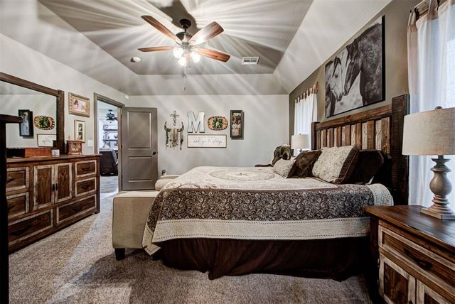 2712 Pebble Creek Street, Moore, OK 73160