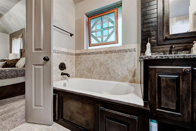 2712 Pebble Creek Street, Moore, OK 73160