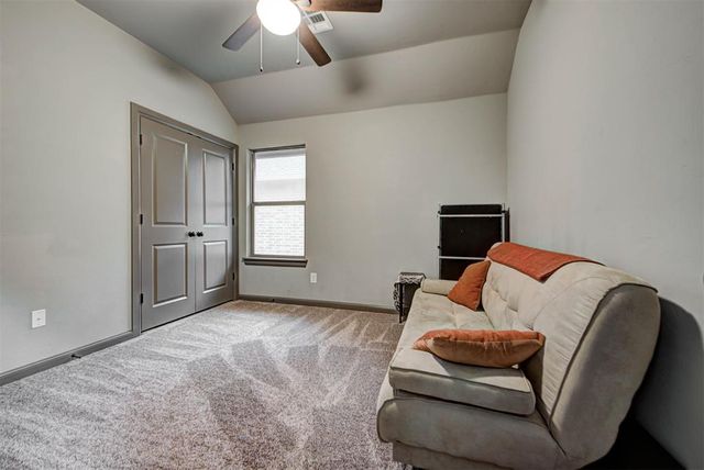 2712 Pebble Creek Street, Moore, OK 73160